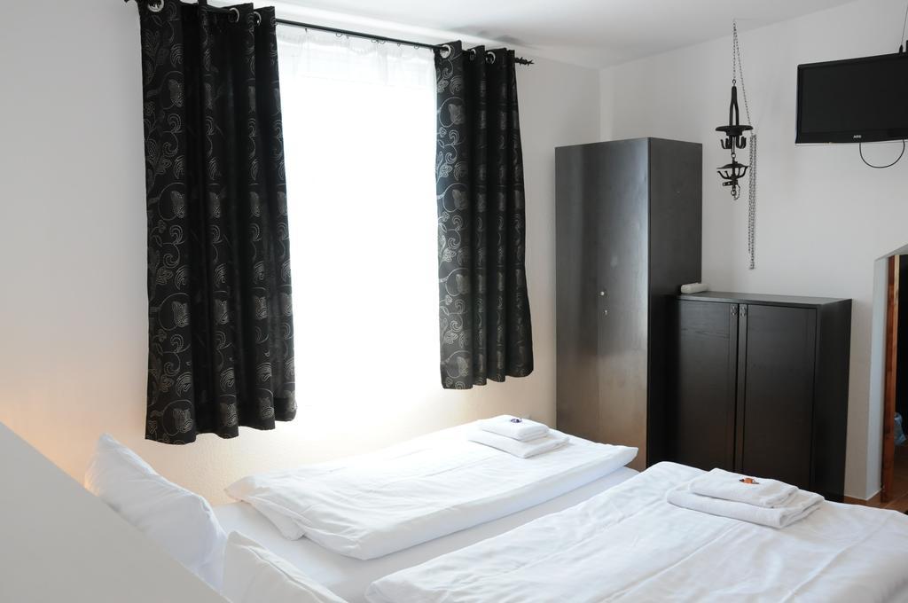 Pension Bella Vista Bochum Room photo